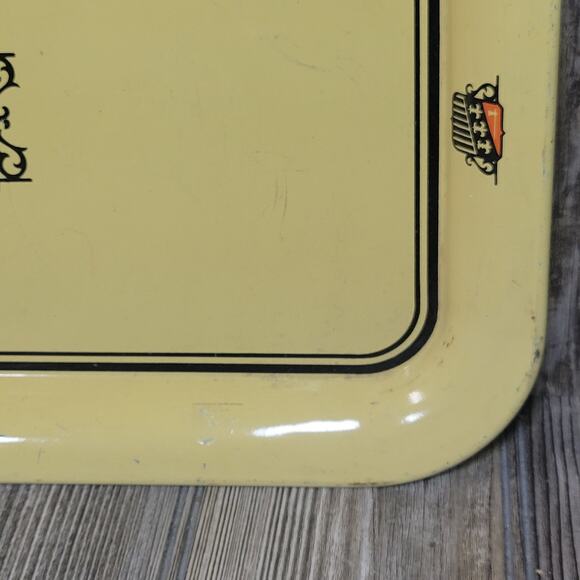 Vintage Metal Serving Tray, Crest Coat of Arms Fleur de Lis TV Lap Tray - Picture 2 of 4